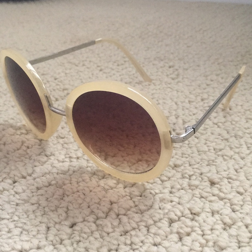 Cream and silver sun glasses!